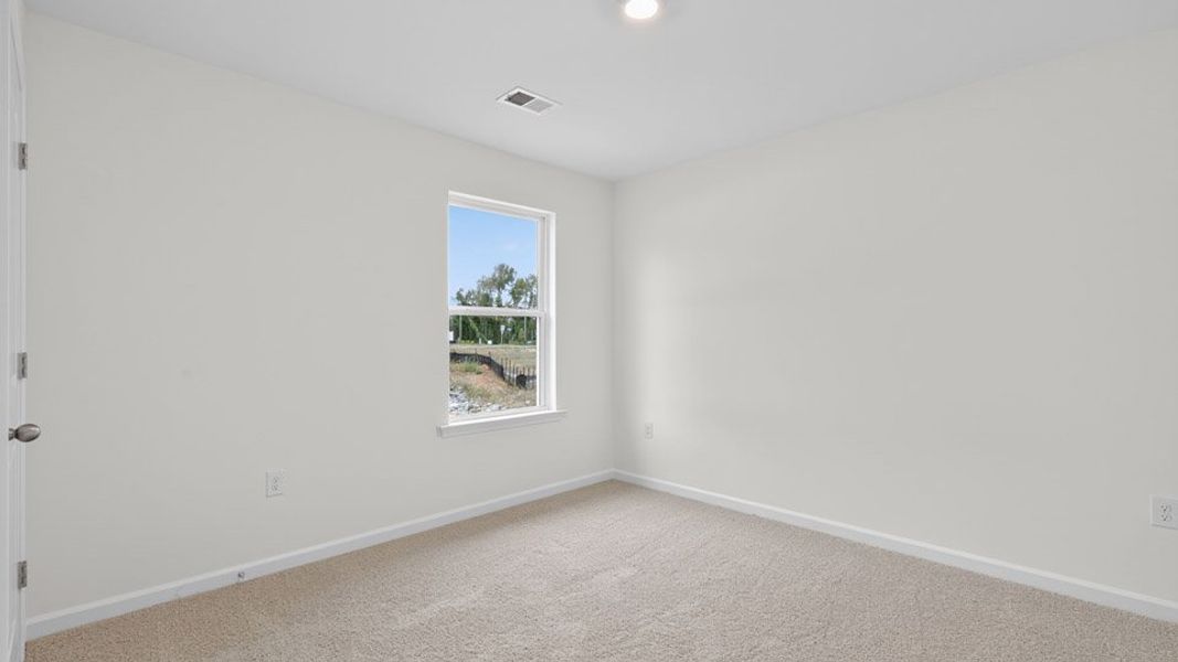 Spacious, unfurnished interior of a new home in Willow Mill, Thomasville (Image 25).
