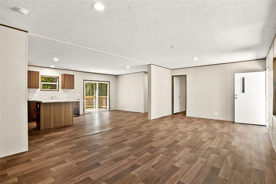 Spacious, unfurnished interior of a new home in , Ellijay (Image 26).