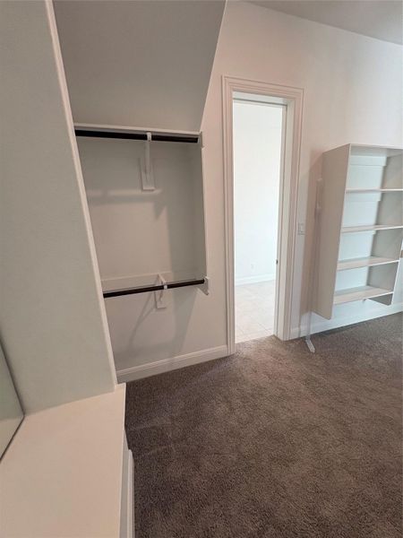 Spacious, unfurnished interior of a new home in Retreat at San Gabriel, Georgetown (Image 9).