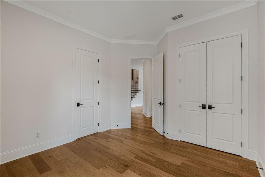 Spacious, unfurnished interior of a new home in Bellwyn, Johns Creek (Image 40).