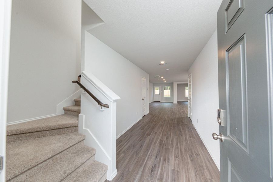 Spacious, unfurnished interior of a new home in Townsend Reserve, Splendora (Image 12).