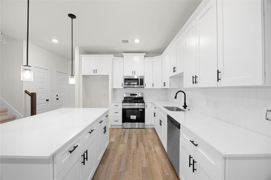 Tons of quartz counter top space Tons of quartz counter top space