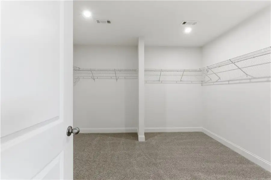 Spacious, unfurnished interior of a new home in The Estates at Hurricane Pointe, Douglasville (Image 20).