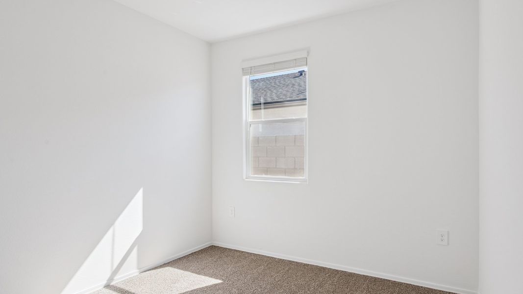 Spacious, unfurnished interior of a new home in Elena Trails, Maricopa (Image 20).