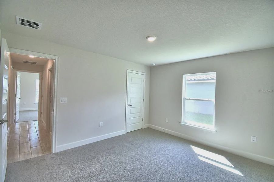 Spacious, unfurnished interior of a new home in Lake Juliana Estates, Auburndale (Image 23).