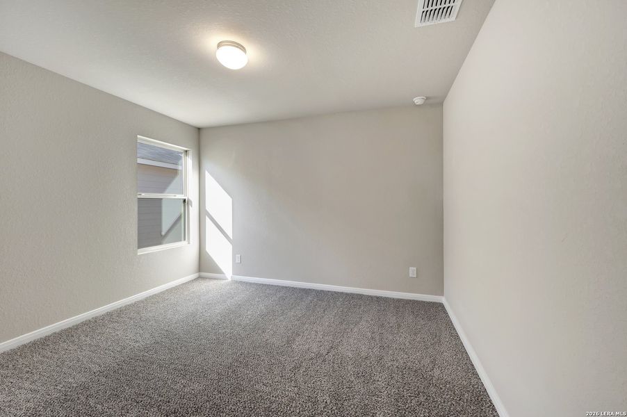 Spacious, unfurnished interior of a new home in Greenspoint Heights, Seguin (Image 33).