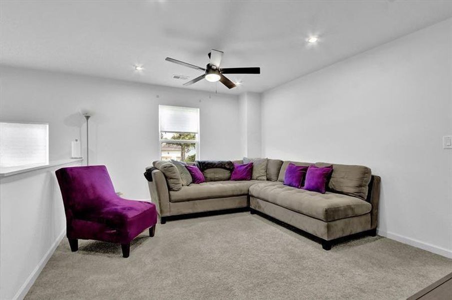 Furnished interior view inside a new home in Sweetbay Farm, Lawrenceville (Image 9).