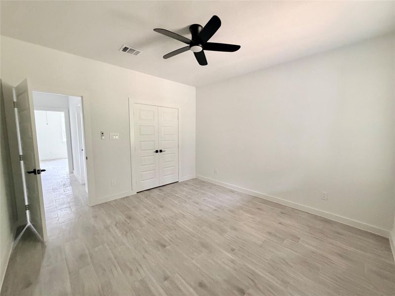 Spacious, unfurnished interior of a new home in , Cleveland (Image 16).