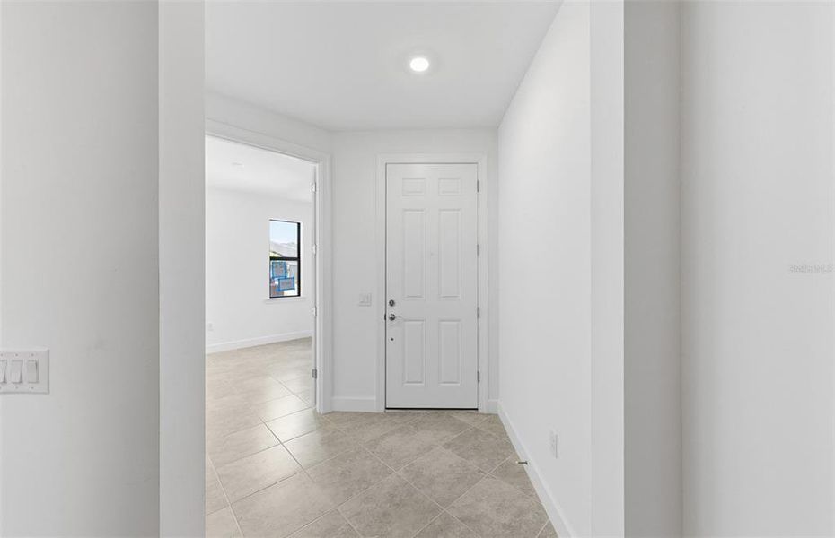 Spacious, unfurnished interior of a new home in Talon Preserve on Palmer Ranch, Nokomis (Image 15). Spacious, unfurnished interior of a new home in Talon Preserve on Palmer Ranch, Nokomis (Image 15).