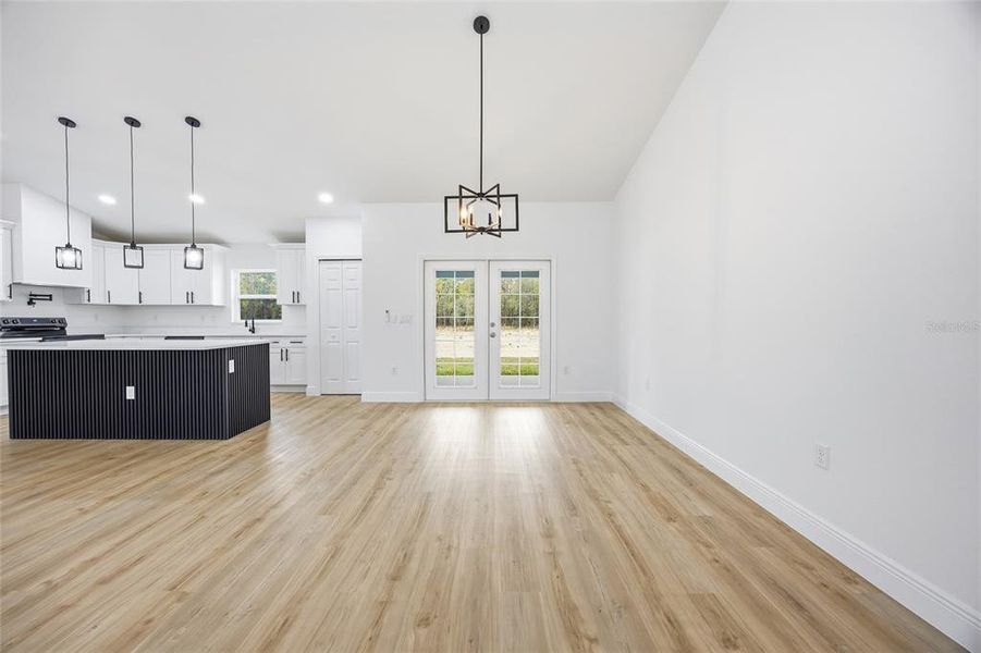 Spacious, unfurnished interior of a new home in , Ocala (Image 31).