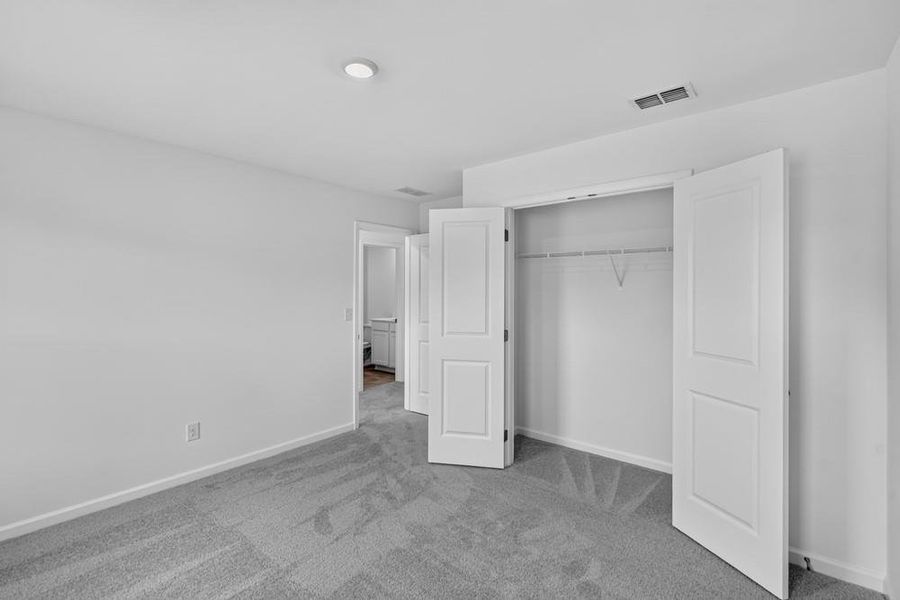 Spacious, unfurnished interior of a new home in Heritage River, Euharlee (Image 14).