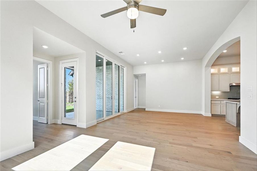 Spacious, unfurnished interior of a new home in Trinity Falls, McKinney (Image 12). Spacious, unfurnished interior of a new home in Trinity Falls, McKinney (Image 12).