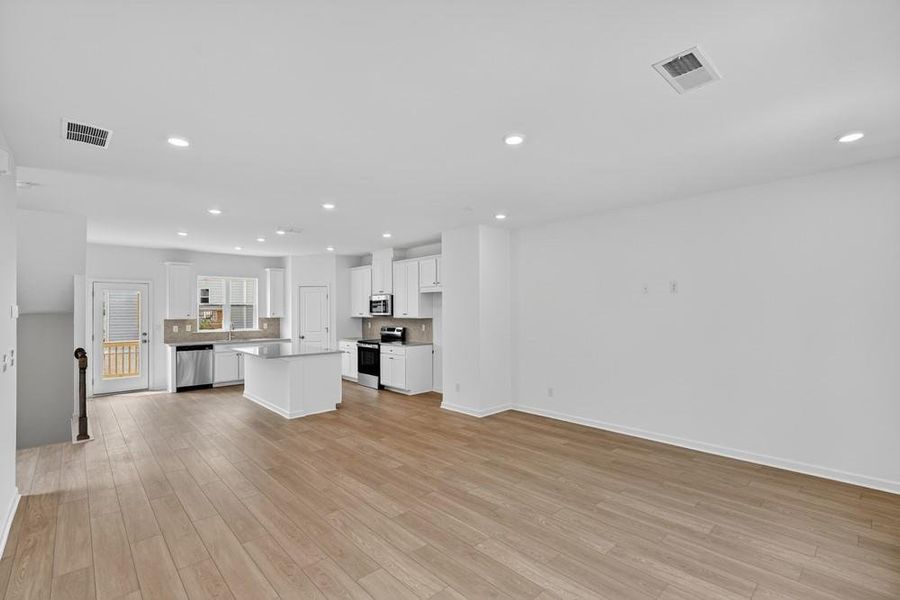 Spacious, unfurnished interior of a new home in Somerset at Veterans Memorial, Mableton (Image 19).