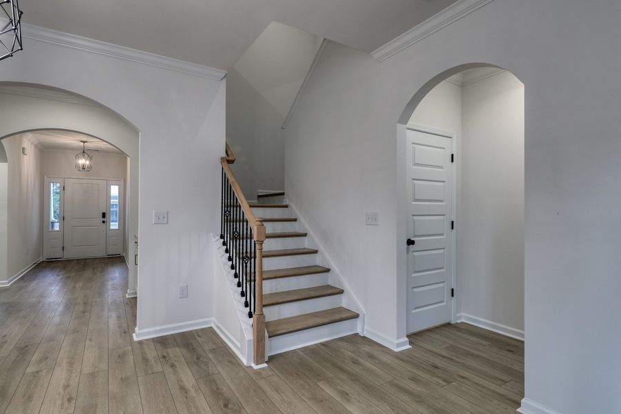 Spacious, unfurnished interior of a new home in Arcadia, Myrtle Beach (Image 25).