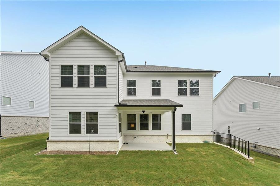Exterior details and patio area of a home in Bailey Fence, Dacula (Image 3).