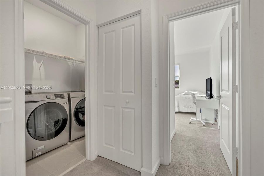 Furnished interior view inside a new home in , Coral Springs (Image 31).