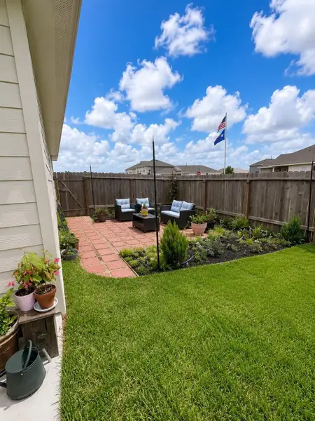 Exterior details and patio area of a home in , Bay City (Image 3).