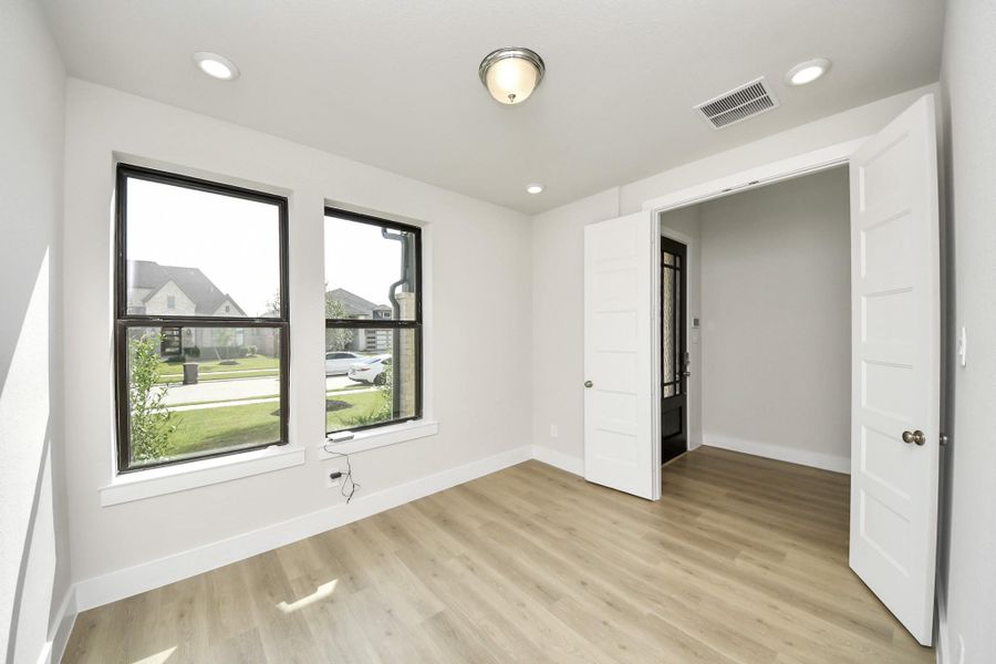 Representative model home photos shown for illustrative purposes only. Actual home, features, and finishes may vary. Home is currently under construction.
