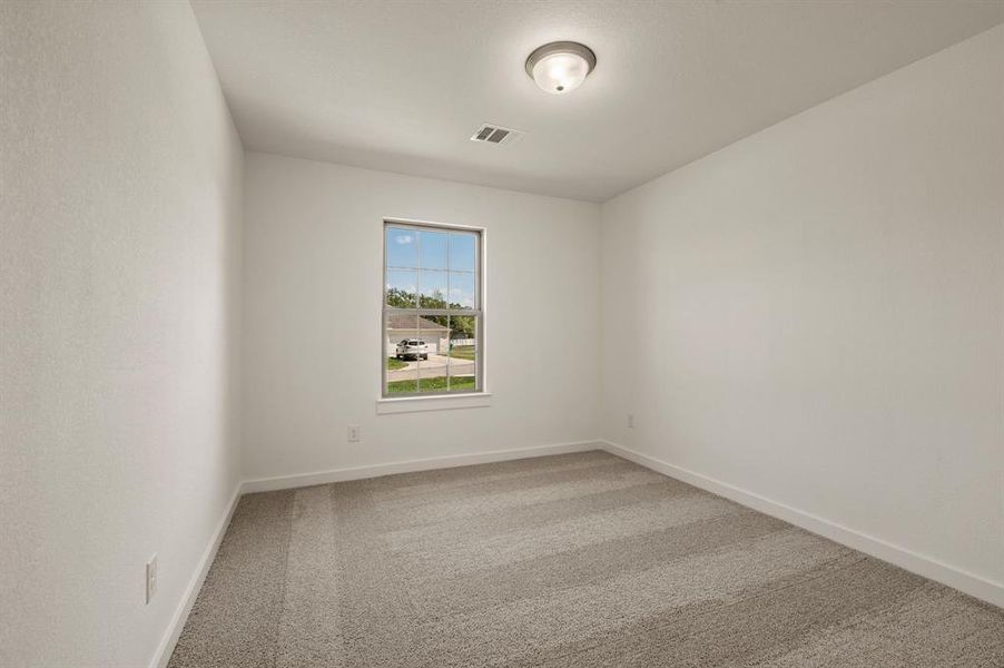 Spacious, unfurnished interior of a new home in Runaway Bay, Runaway Bay (Image 16).
