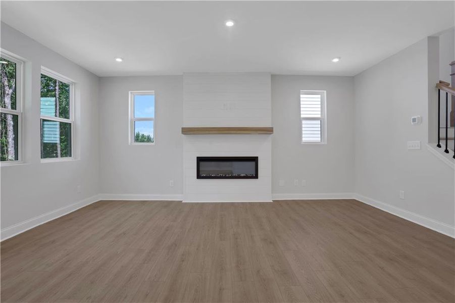 Spacious, unfurnished interior of a new home in Cambridge at Steels Bridge, Canton (Image 12).