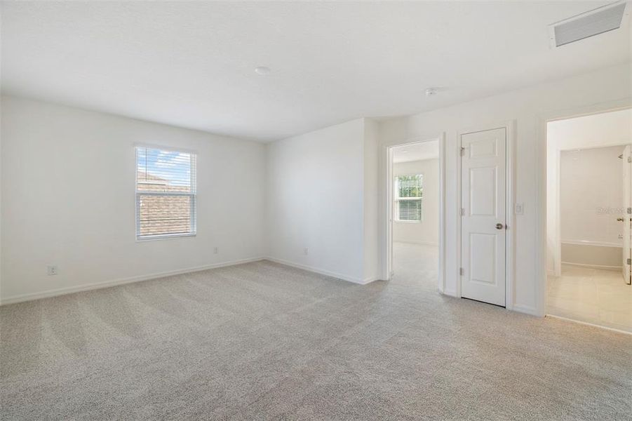 Spacious, unfurnished interior of a new home in Preservation Pointe, Davenport (Image 11). Spacious, unfurnished interior of a new home in Preservation Pointe, Davenport (Image 11).