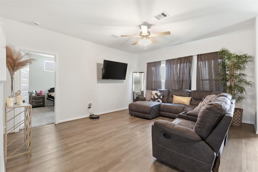 Furnished interior view inside a new home in Oakwood Estates, Waller (Image 8).