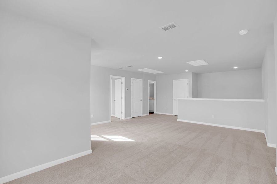 Spacious, unfurnished interior of a new home in Bradford Pointe, Summerville (Image 14).