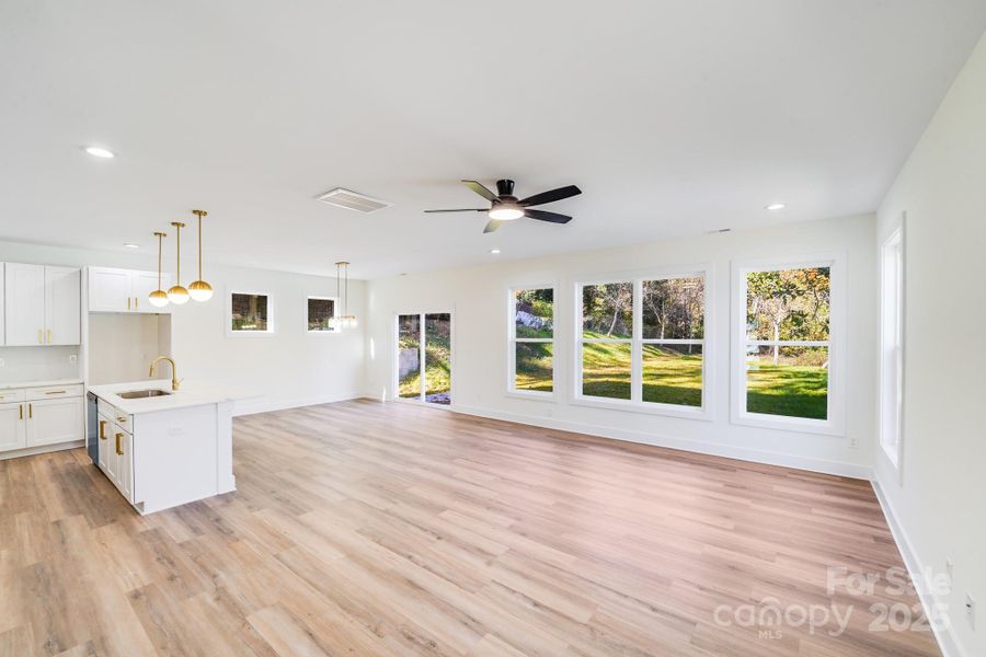 Spacious, unfurnished interior of a new home in , Concord (Image 14).