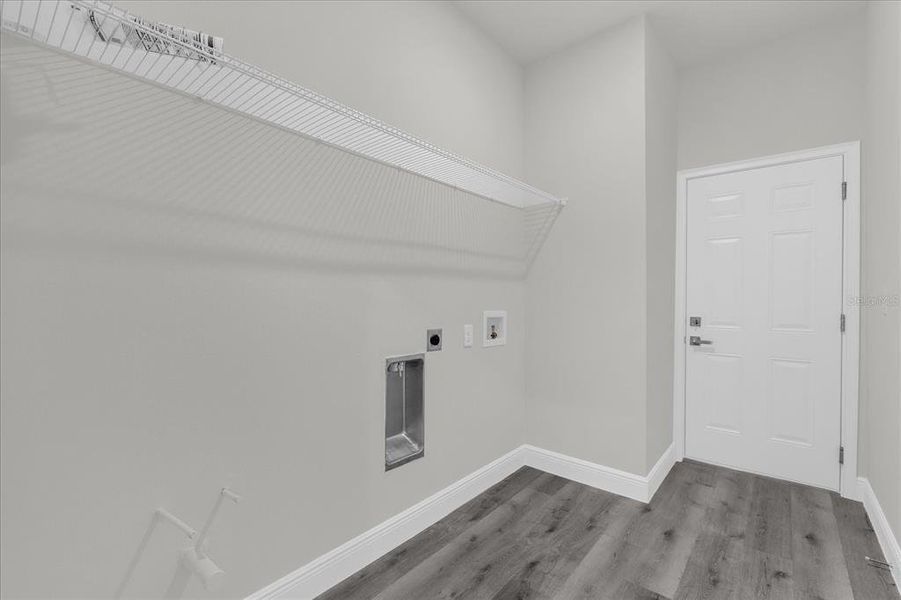Spacious, unfurnished interior of a new home in , Dunnellon (Image 20).