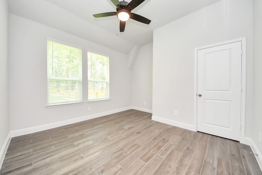 Spacious, unfurnished interior of a new home in Timber Hollow: Heritage Collection, Magnolia (Image 23).