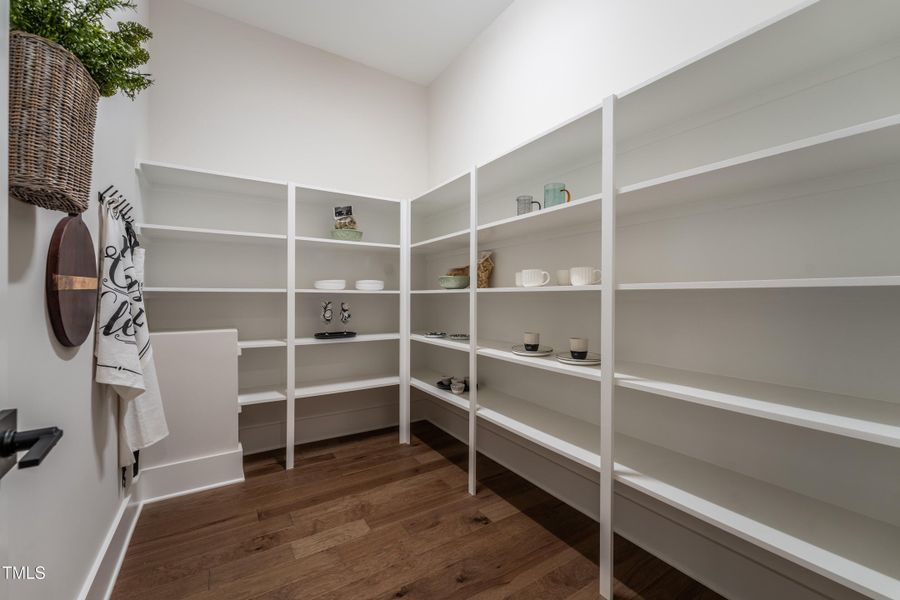 38 HHHunt Homes Crawford- Kitchen Pantry