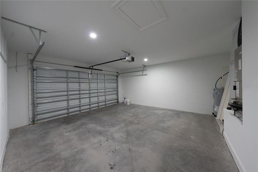 Spacious, unfurnished interior of a new home in , Summerfield (Image 20).