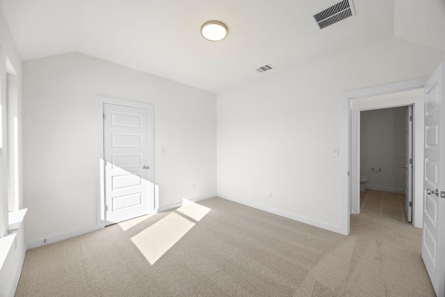 Spacious, unfurnished interior of a new home in Prairie Winds, Hutto (Image 31).