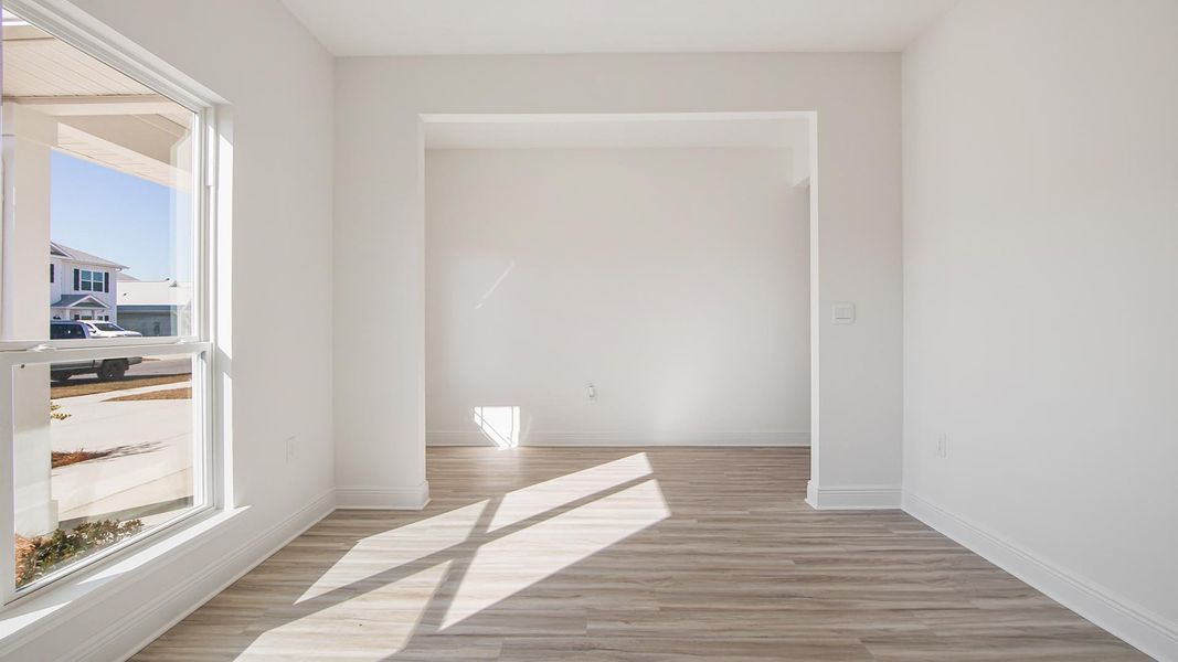 Spacious, unfurnished interior of a new home in Bayside at Ward Creek, Panama City Beach (Image 18).