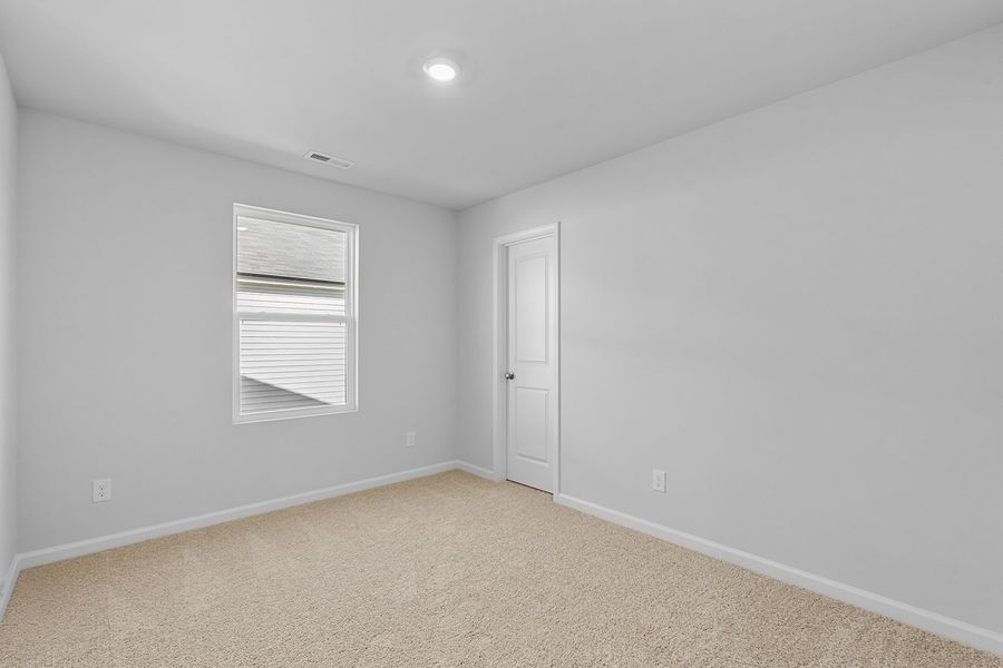 Spacious, unfurnished interior of a new home in Bell West, Kernersville (Image 27).