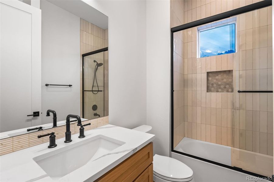 Furnished interior view inside a new home in , Lakewood (Image 11).