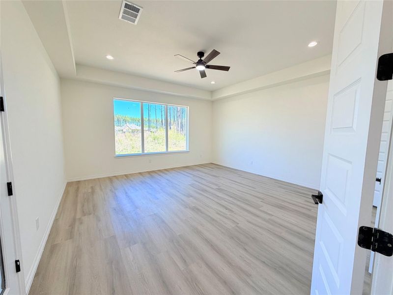 Spacious, unfurnished interior of a new home in , Dayton (Image 37).