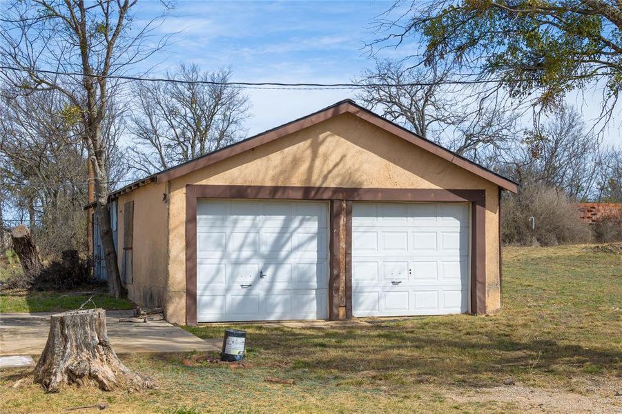 Front exterior of a new home in , Brownwood, TX, highlighting curb appeal (Image 2). Front exterior of a new home in , Brownwood, TX, highlighting curb appeal (Image 2).