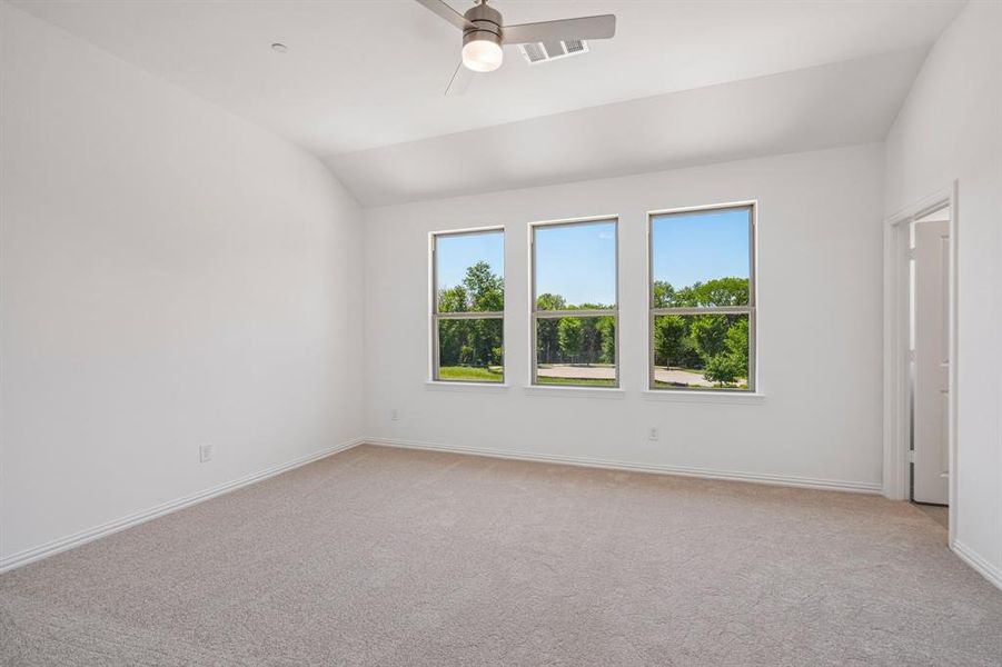 An owner's suite that offers gorgeous finishes, high ceilings, tons of natural light....our Boyd floor plan has it all! An owner's suite that offers gorgeous finishes, high ceilings, tons of natural light....our Boyd floor plan has it all!