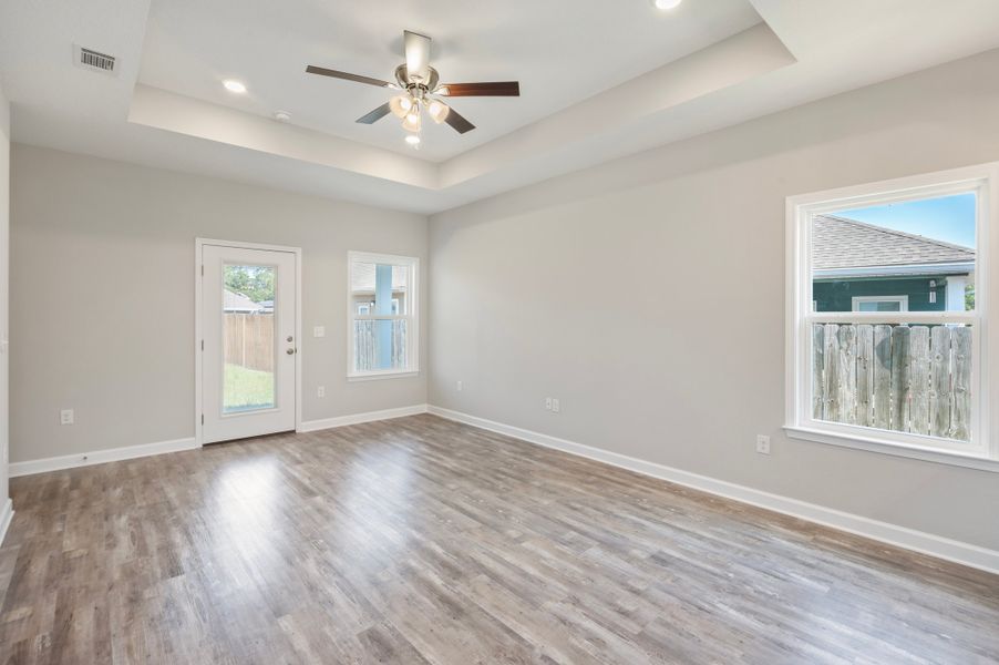 Representative unfurnished interior of a home built from the Georgia by CJL Homes in McCarthy Estates, Defuniak Springs (Image 17).