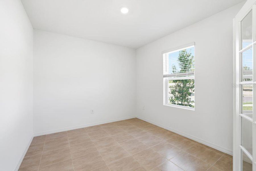 Spacious, unfurnished interior of a new home in Palm Wind, Hudson (Image 26).