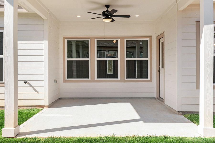 Exterior details and patio area of a home in Clear View Estates, Willis (Image 19).