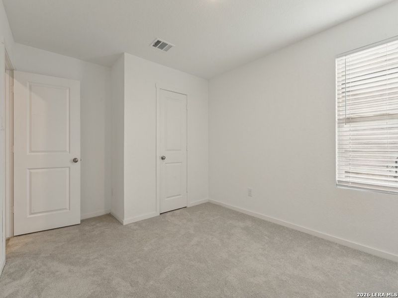 Spacious, unfurnished interior of a new home in Crescent Hills, San Antonio (Image 17).