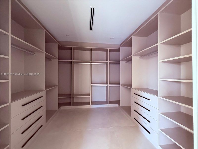 Spacious, unfurnished interior of a new home in , Surfside (Image 26).
