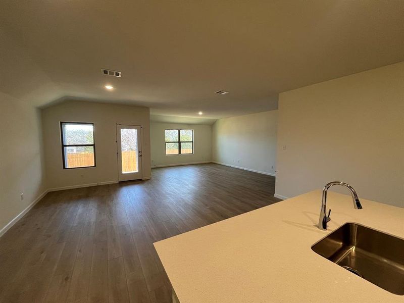 Representative (4) Representative (4)