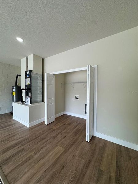 Spacious, unfurnished interior of a new home in , Auburndale (Image 33).
