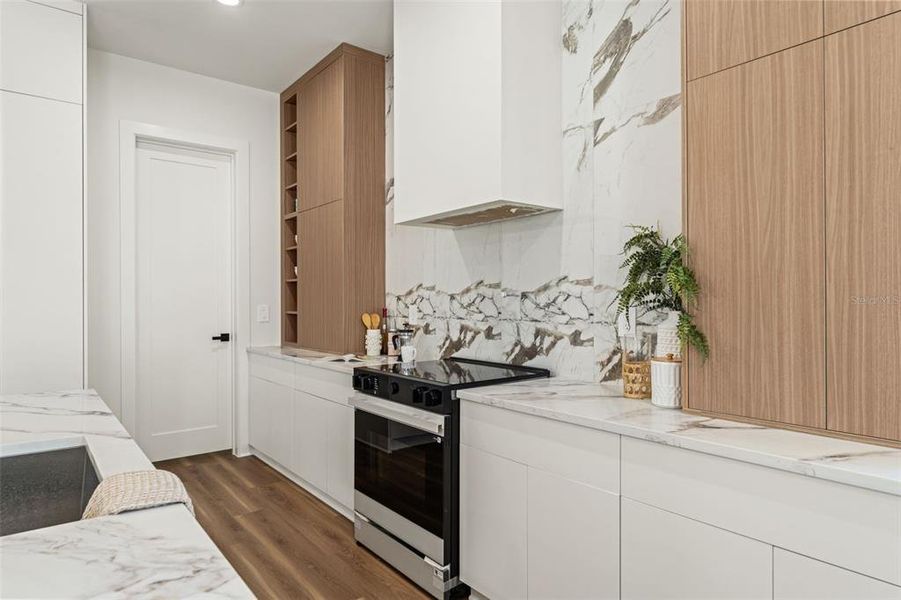 Furnished interior view inside a new home in , Seminole (Image 9).