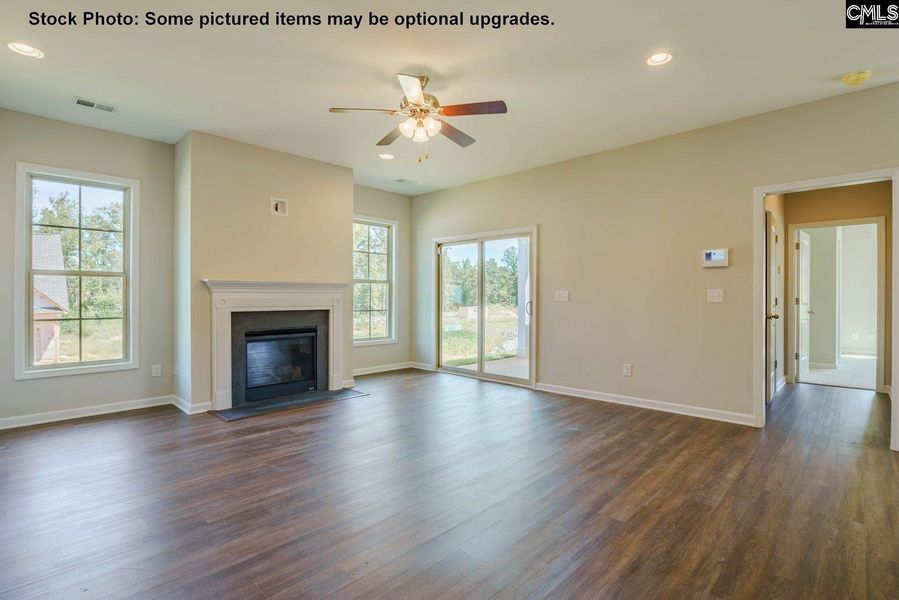 Spacious, unfurnished interior of a new home in Cottages at Roofs Pond, West Columbia (Image 9).