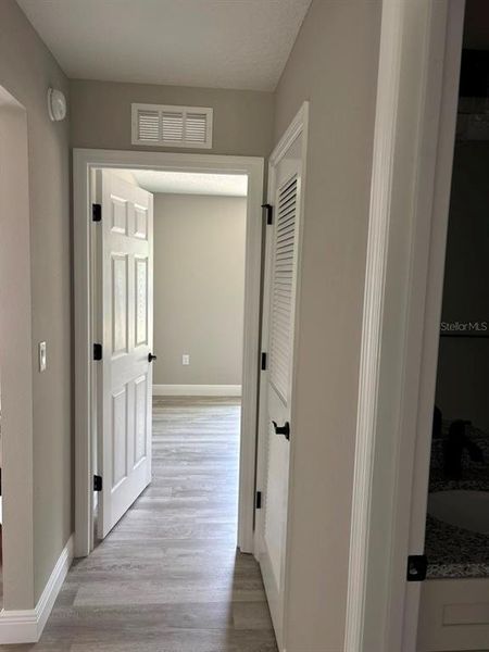 Spacious, unfurnished interior of a new home in , Dunnellon (Image 11).