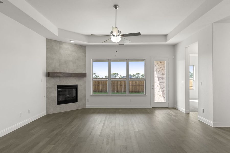 Spacious, unfurnished interior of a new home in River Ranch, Van (Image 16).